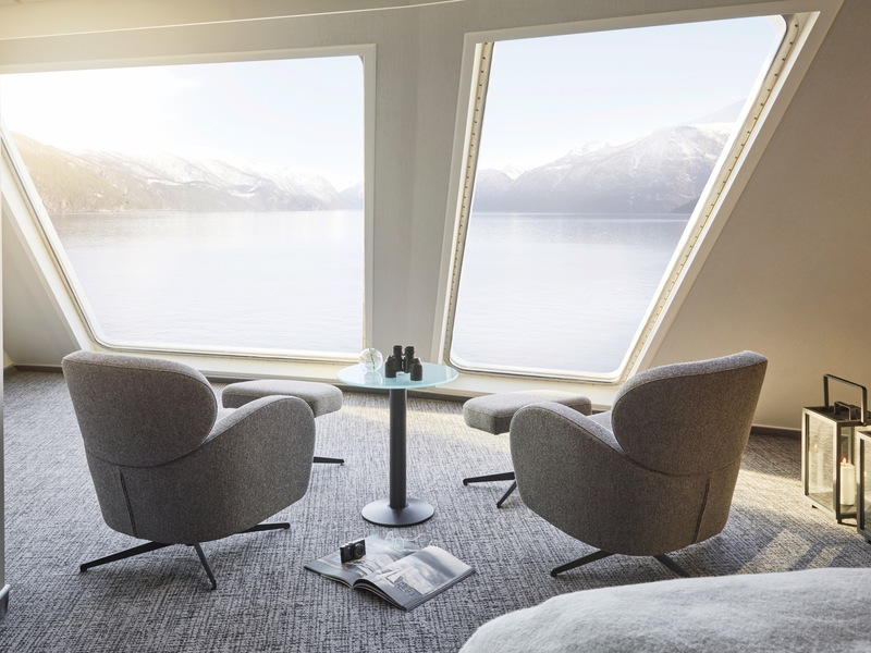 Panoramic Corner Mini Suite